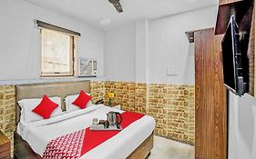 Hotel O M Stays Near Akshardham
